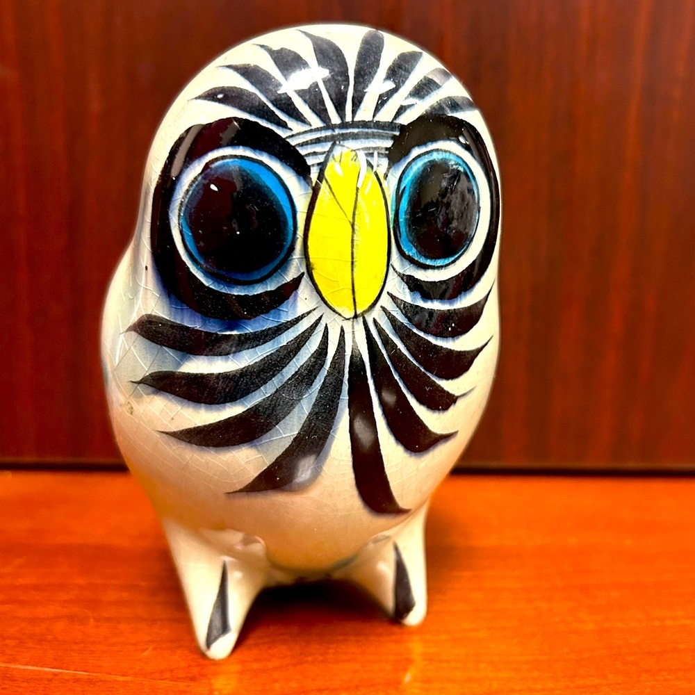 VINTAGE TONALA MEXICAN HAND PAINTED CERAMIC FAT OWL - SIGNED FIGURINE